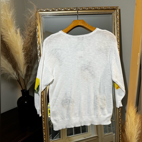 [[NWT]] Women’s Lemon V-Neck Light Knit Top - Medium | Cato Fashions - Picture 5 of 6
